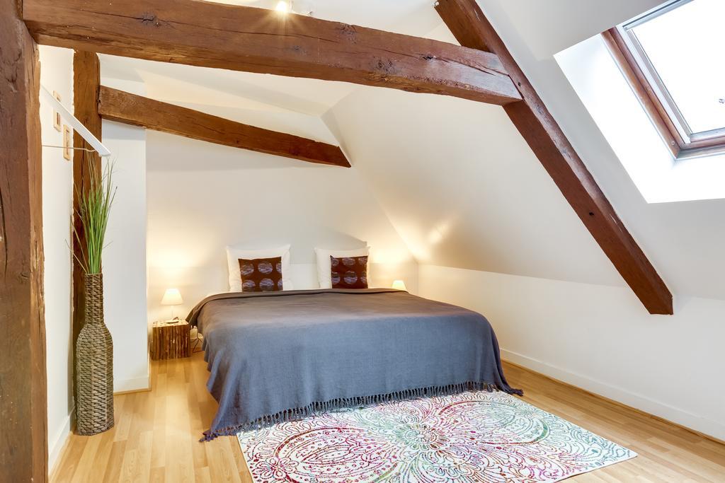 Chateau Turgot Gites Bons-Tassily エクステリア 写真